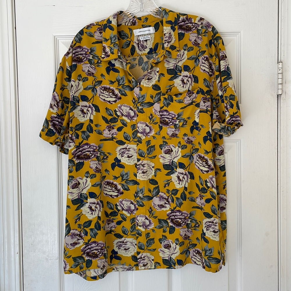 Mens Urban outfitters button down shirt size XL, Great condition